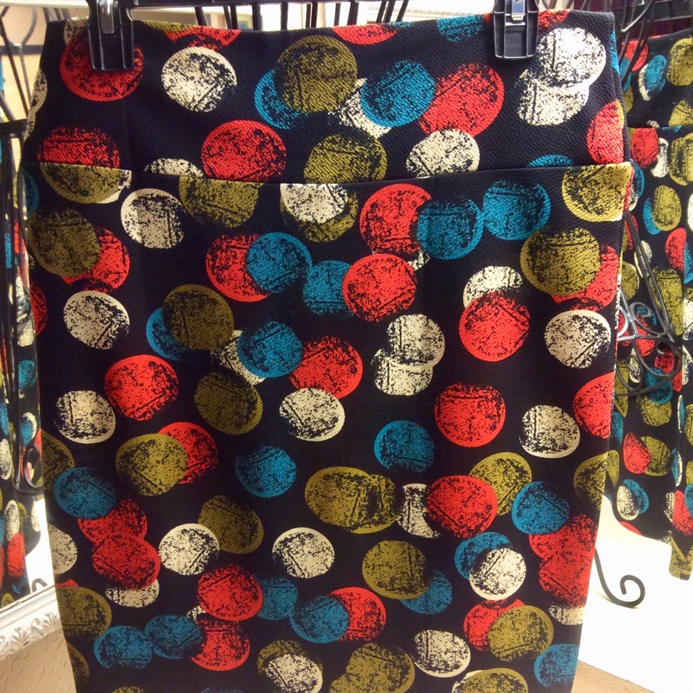 Lularoe Cassie skirt, size Med.